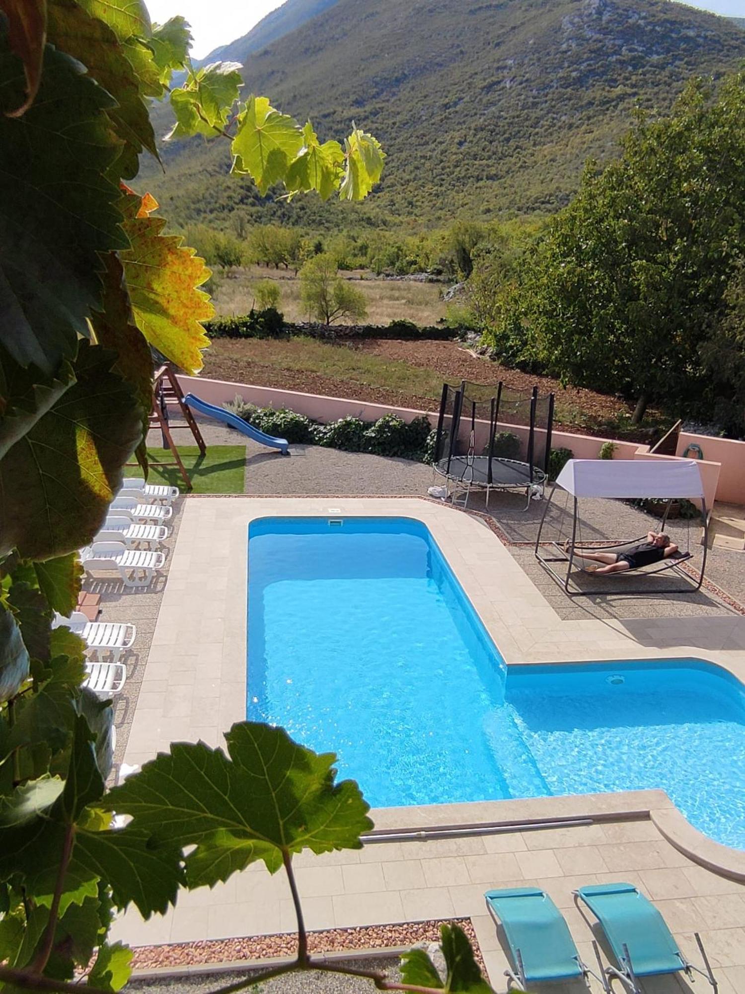 Holiday Home Perunika Zezevica Exterior foto